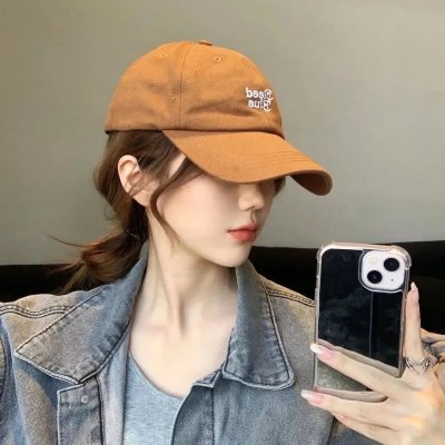 穿黄睡衣的女孩